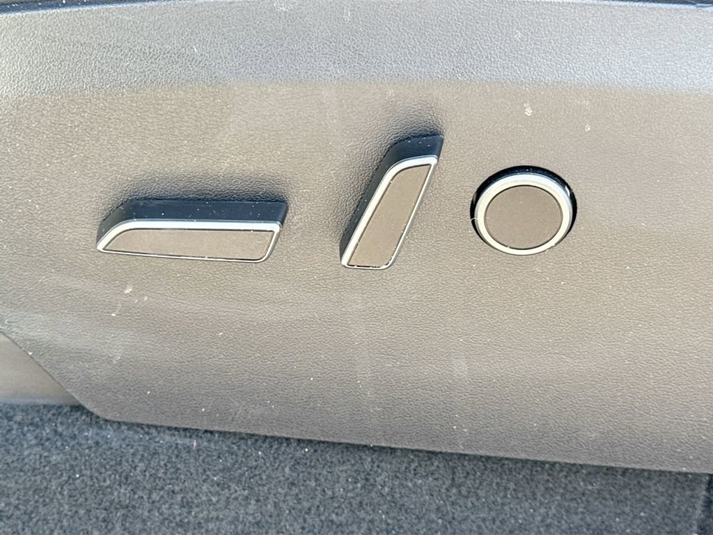 Used 2023 Tesla Model Y Long Range image 25