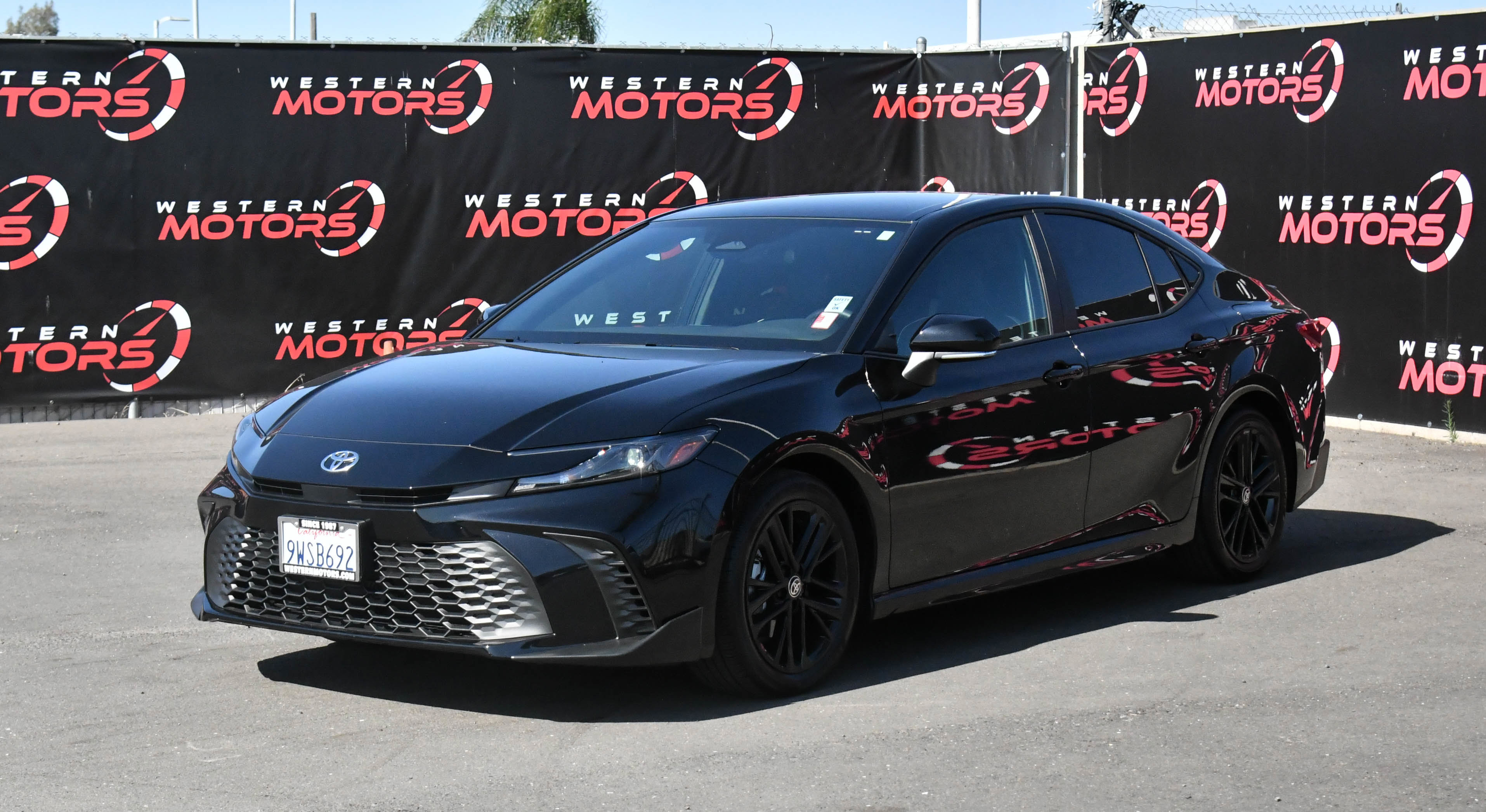 Used 2026 Toyota Camry SE FWD image 3