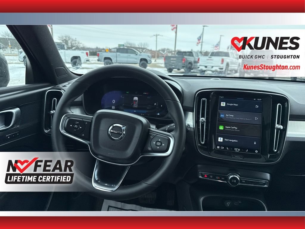 Used 2024 Volvo XC40 B5 Core image 40