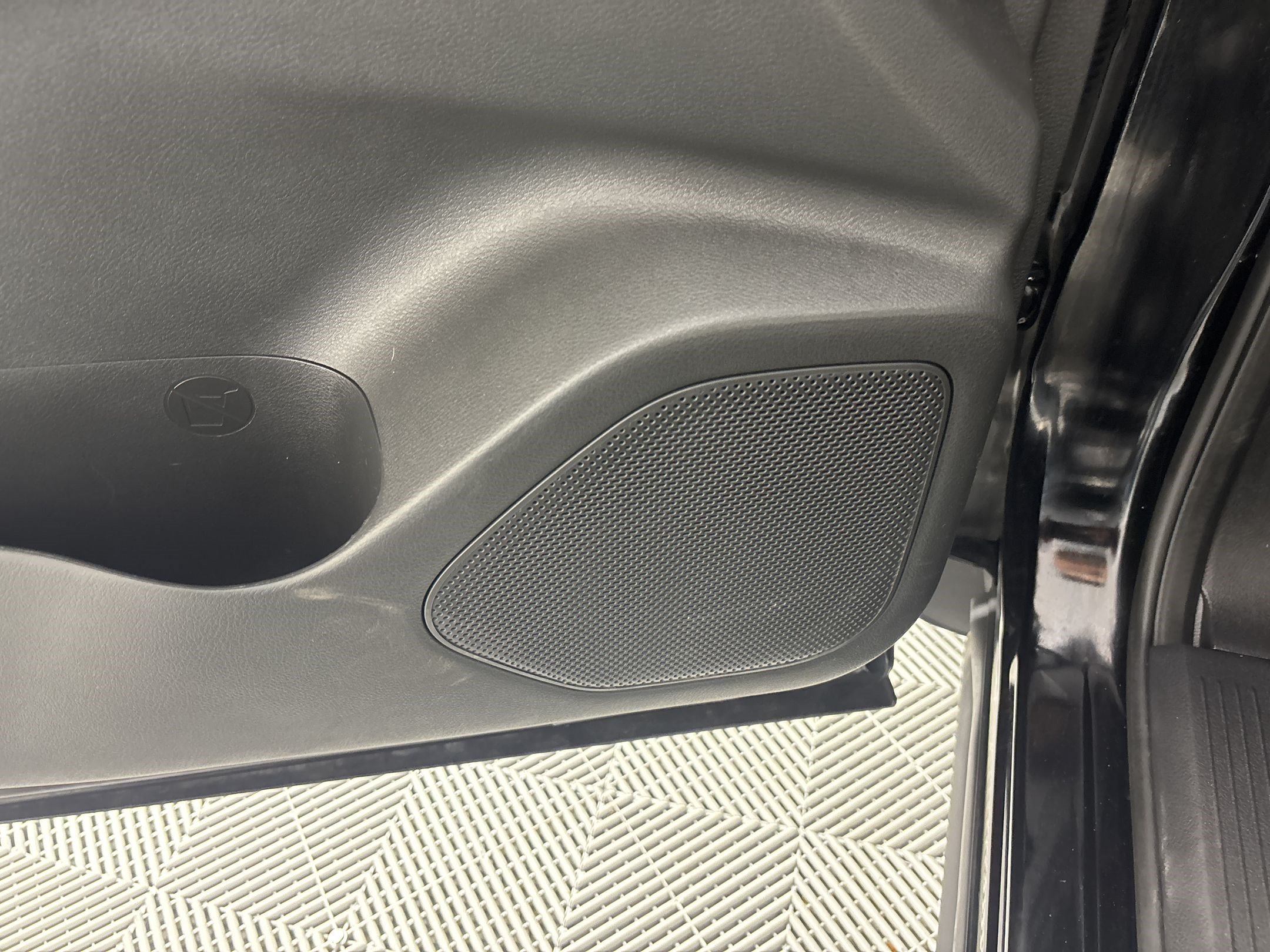 Used 2024 Nissan Rogue SV FWD image 24