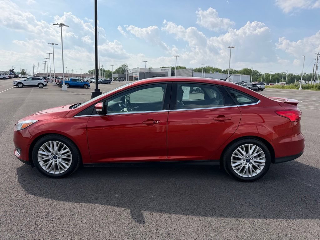 Used 2018 Ford Focus Titanium w/ Titanium Technology Package FWD image 8