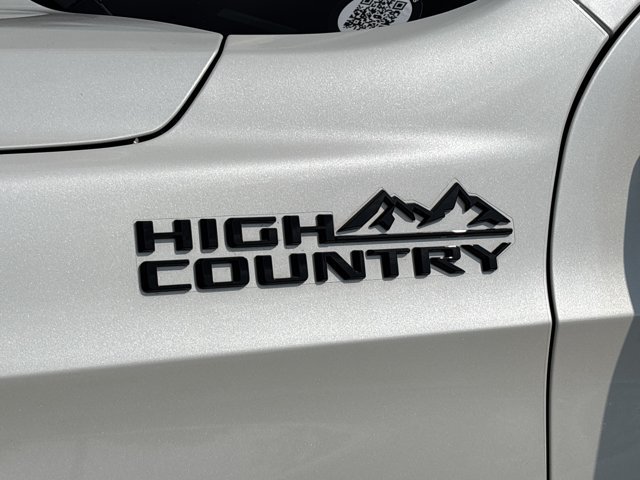Used 2022 Chevrolet Tahoe High Country w/ Premium Package 2 AWD/4WD image 14