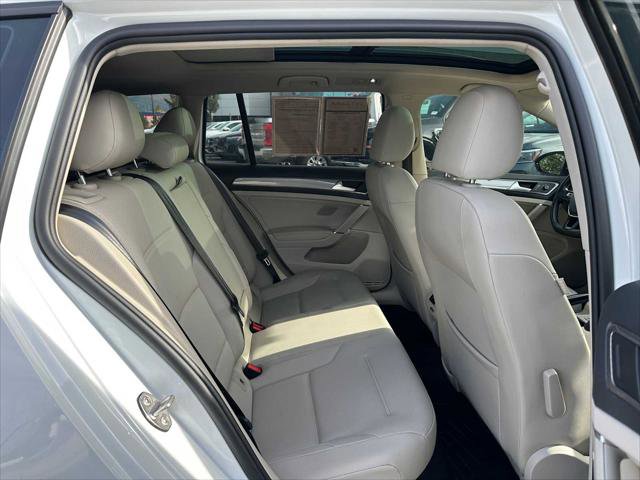 Used 2019 Volkswagen Golf Alltrack SE image 12