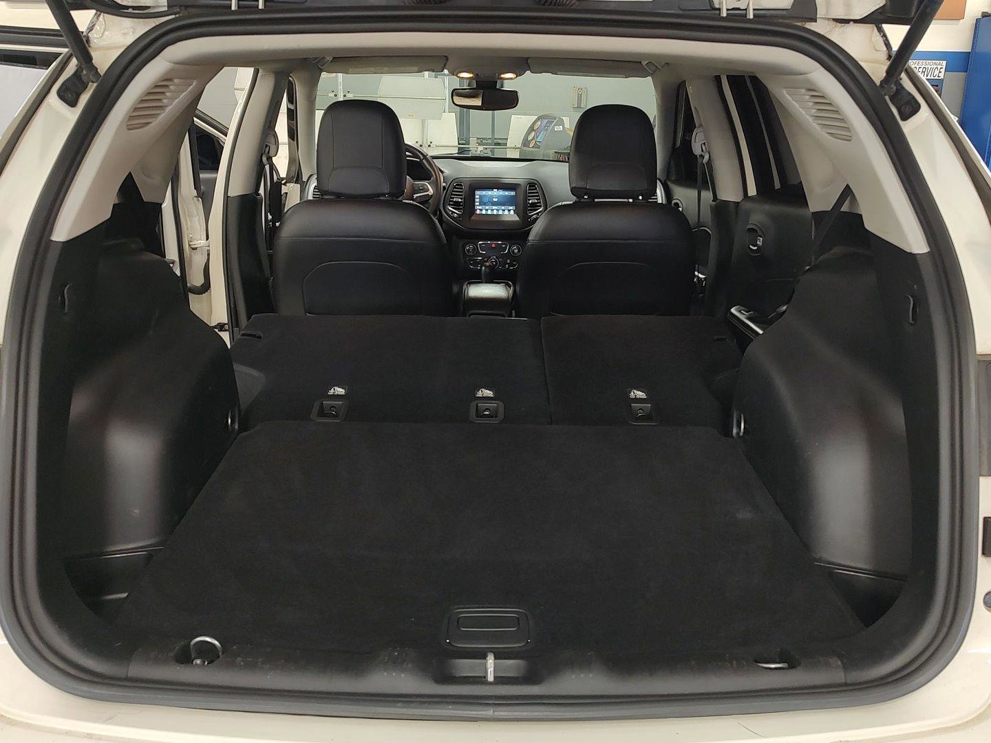 Used 2018 Jeep Compass Latitude w/ Popular Equipment Group AWD/4WD image 20