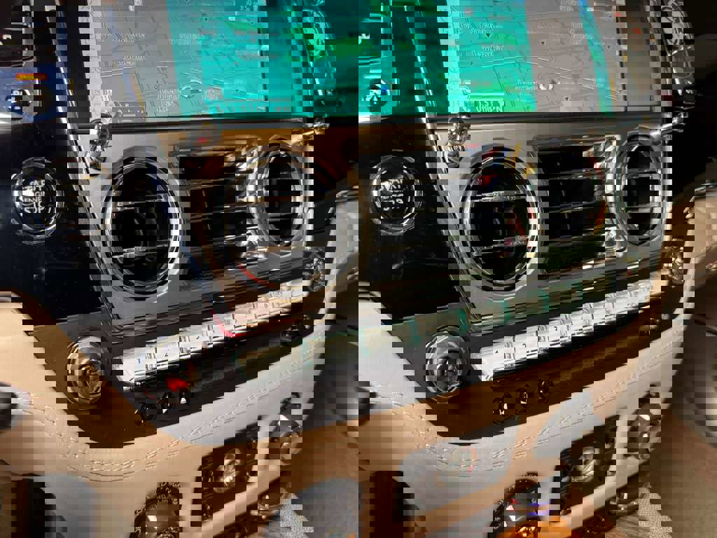 Used 2014 Rolls-Royce Wraith image 21