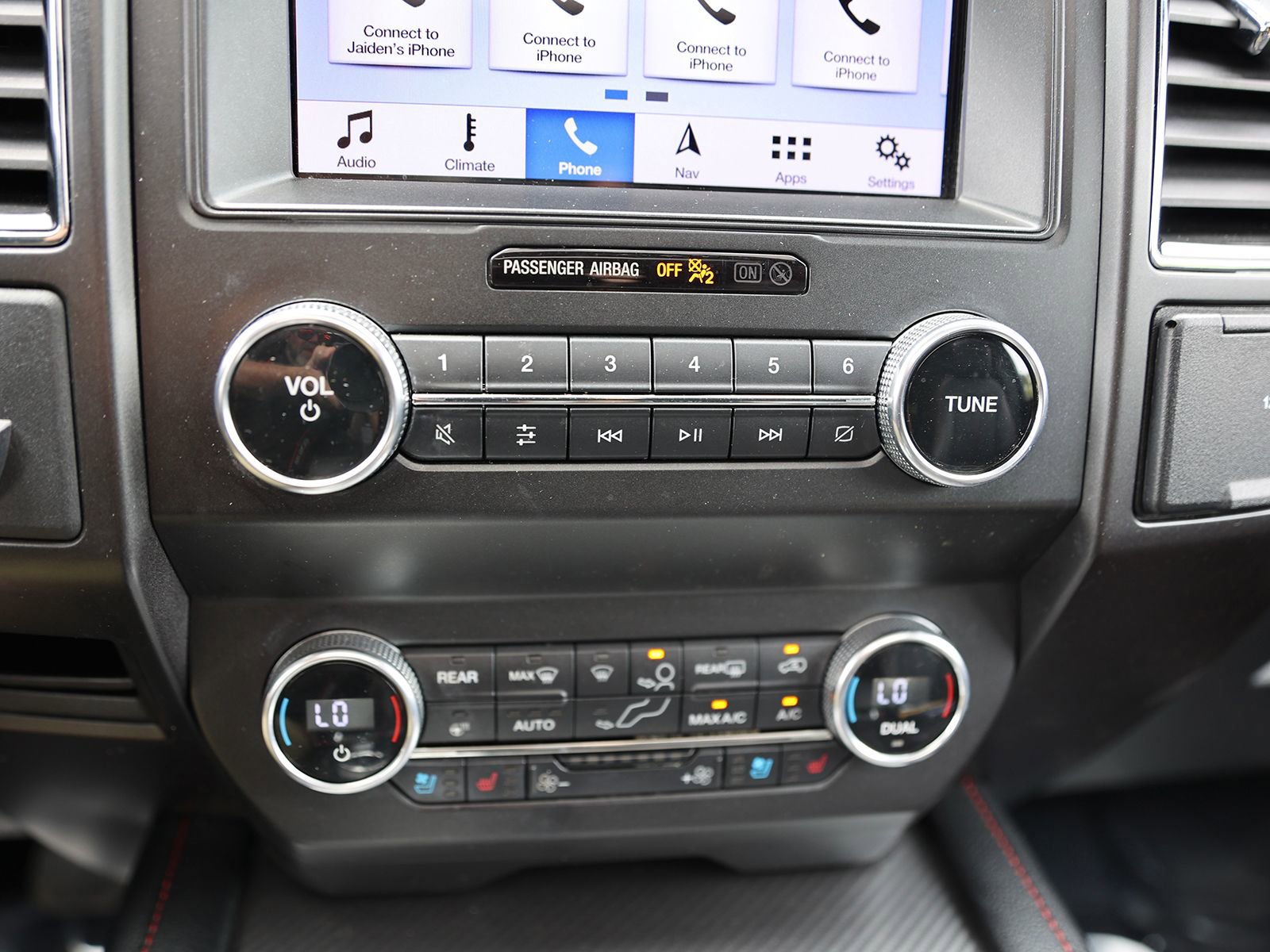 Used 2019 Ford Expedition Limited w/ Equipment Group 303A AWD/4WD image 28