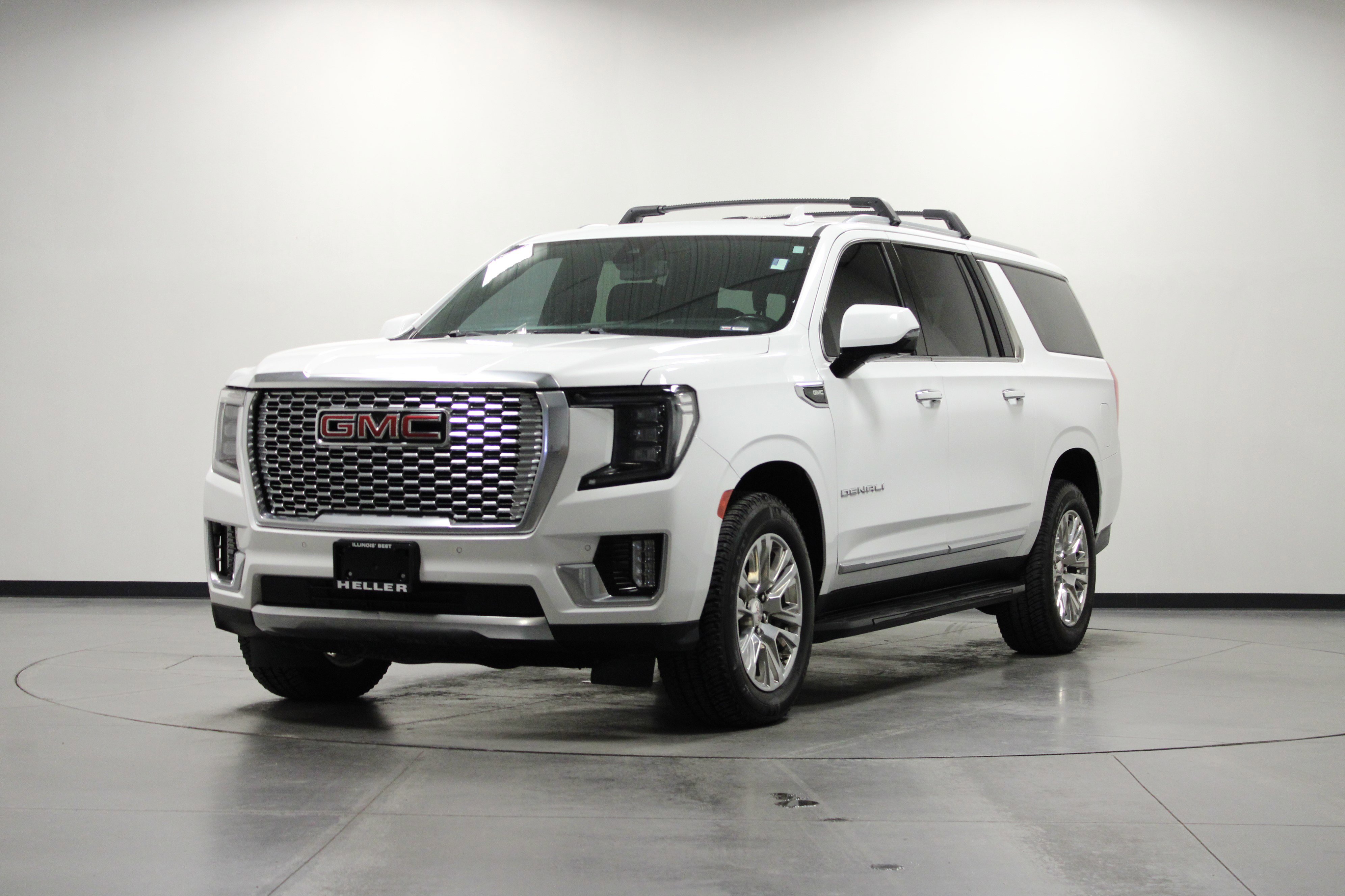 Used 2021 GMC Yukon XL Denali image 8