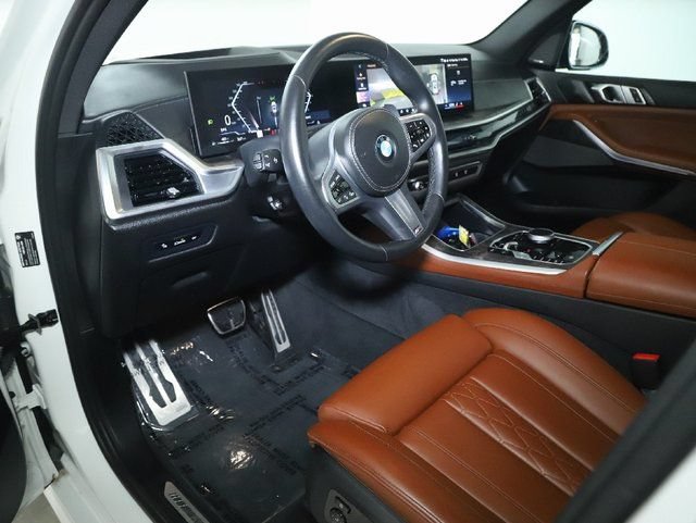 Used 2024 BMW X5 xDrive40i w/ M Sport Package AWD/4WD image 19
