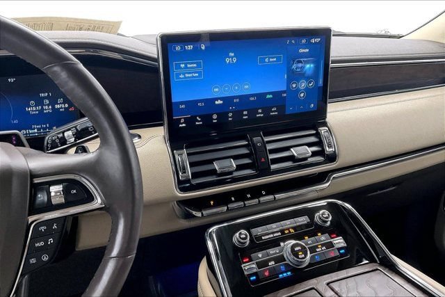 Used 2022 Lincoln Navigator Reserve AWD/4WD image 5