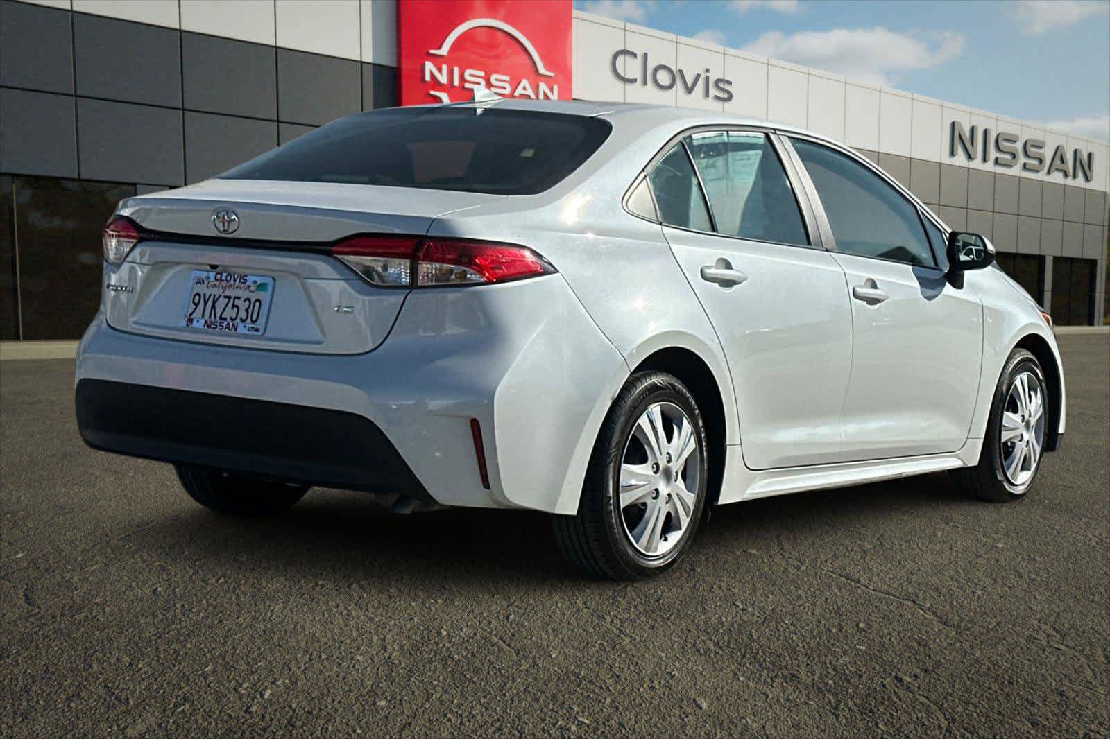 Used 2025 Toyota Corolla LE FWD image 3