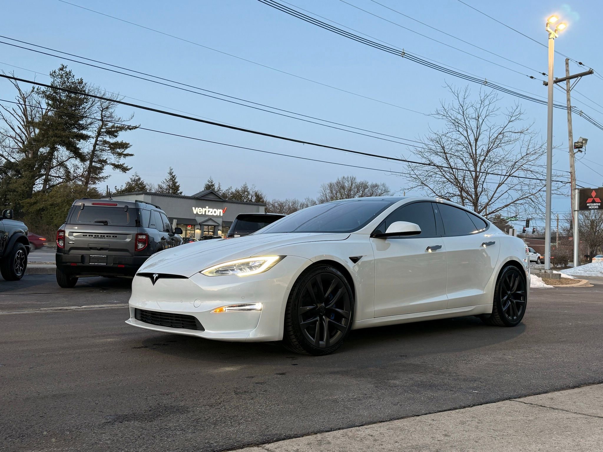 Used 2021 Tesla Model S Plaid image 3