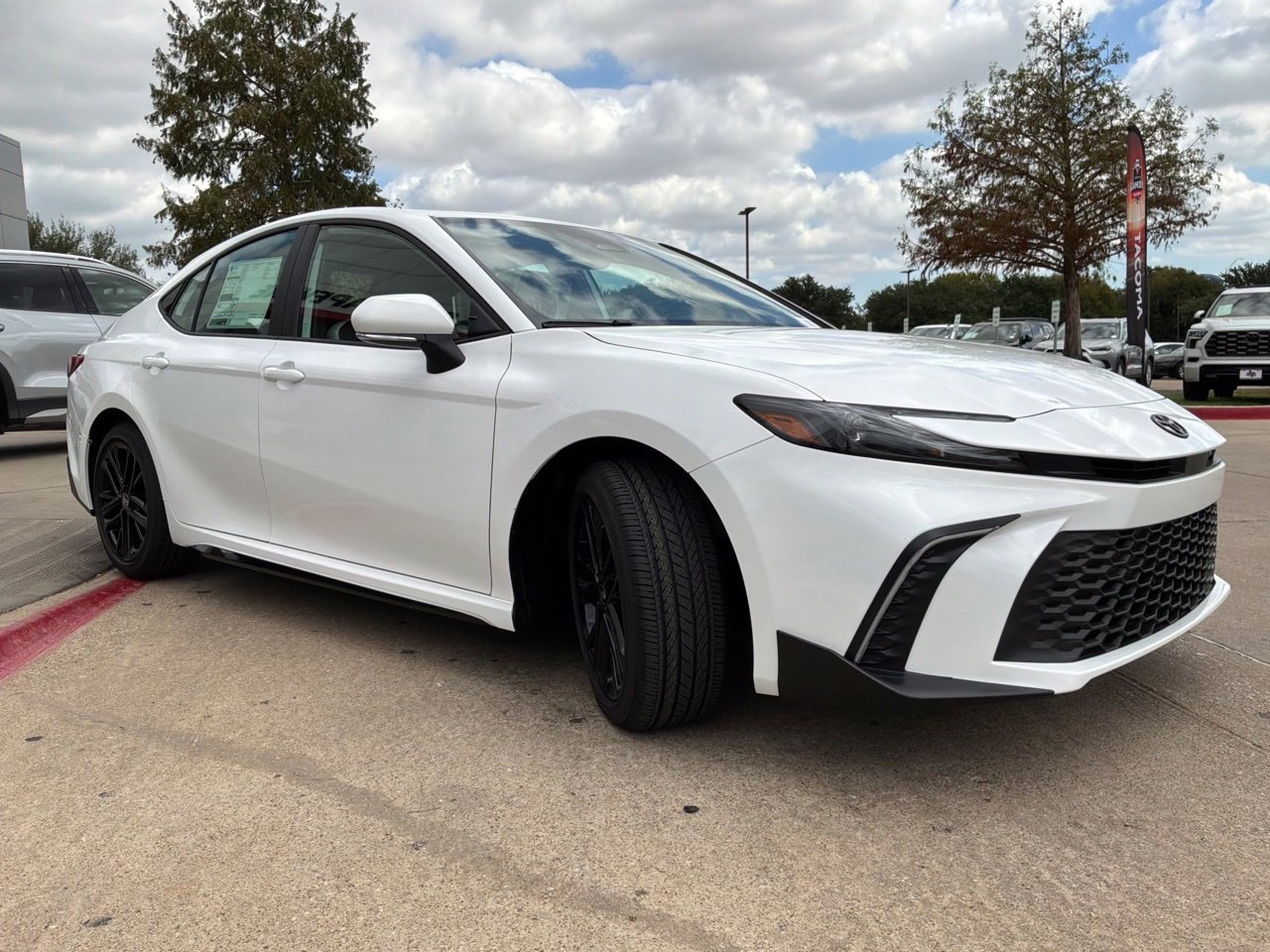 New 2026 Toyota Camry SE w/ Convenience Package FWD image 4