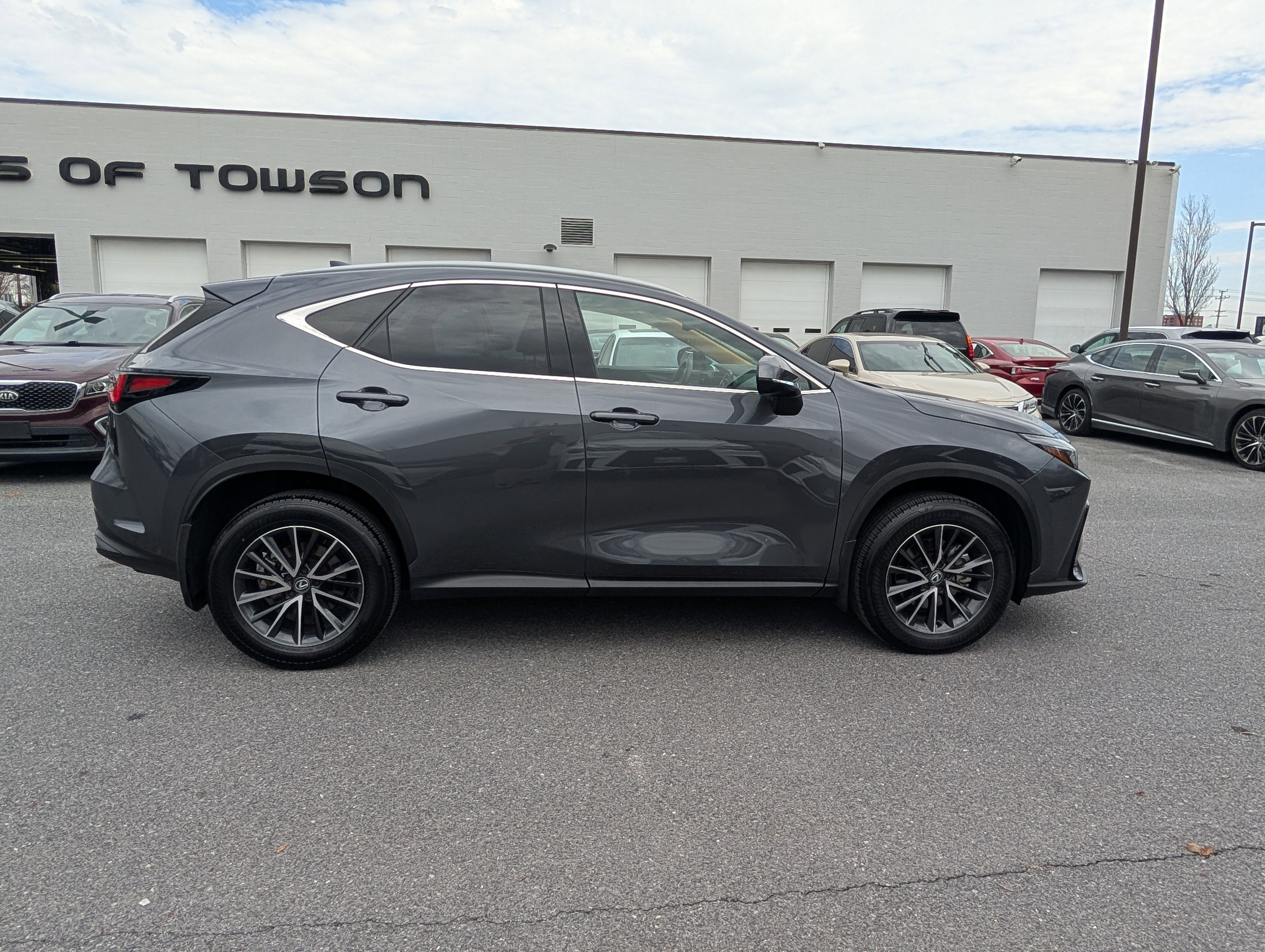 Certified 2024 Lexus NX 350h 350h Premium image 2