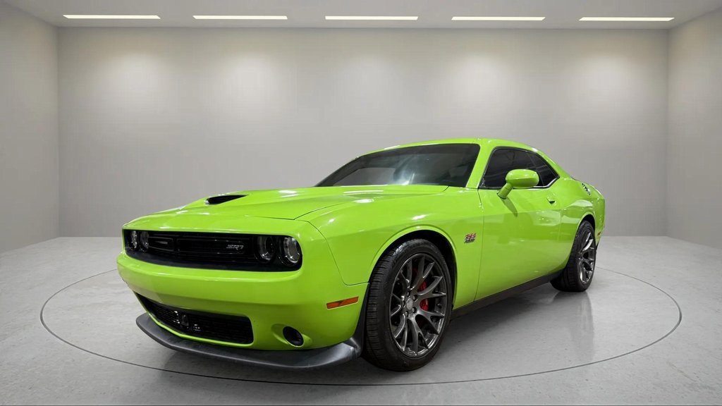 Used 2015 Dodge Challenger SRT w/ Technology Group image 18