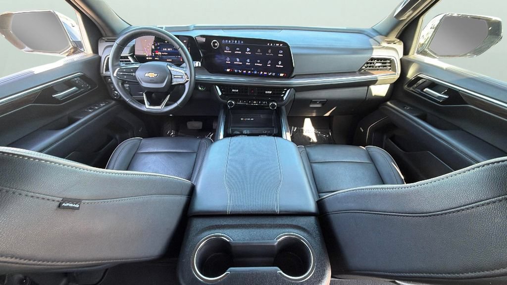 Certified 2025 Chevrolet Suburban Premier AWD/4WD image 34