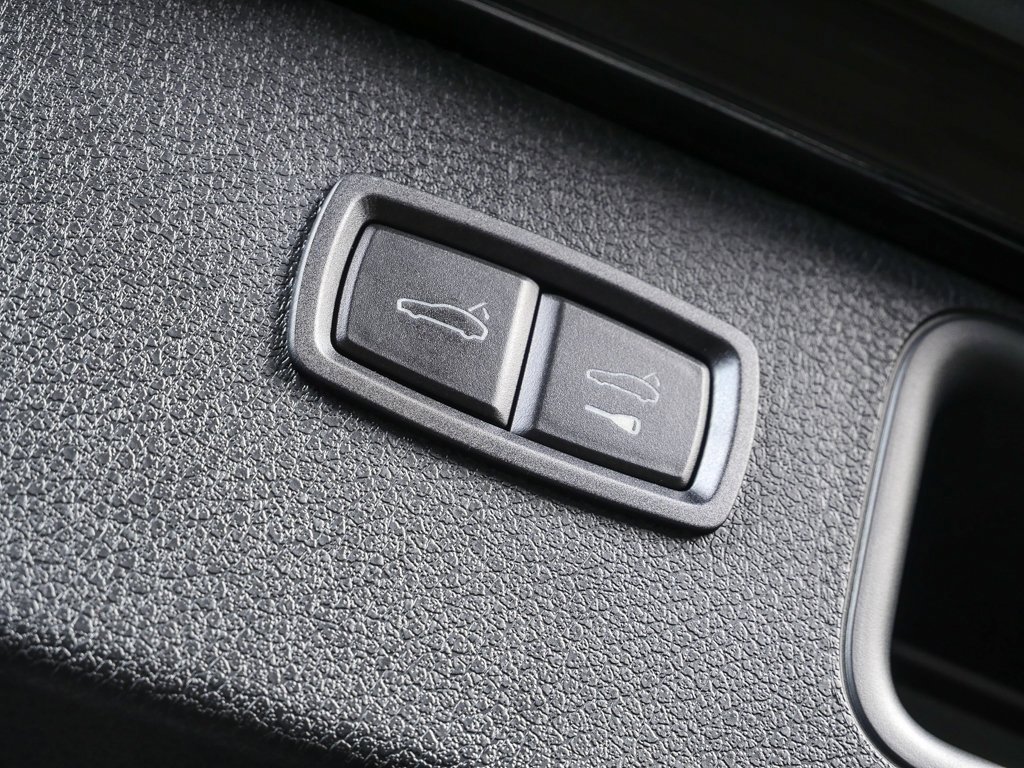 New 2026 Porsche Macan image 33