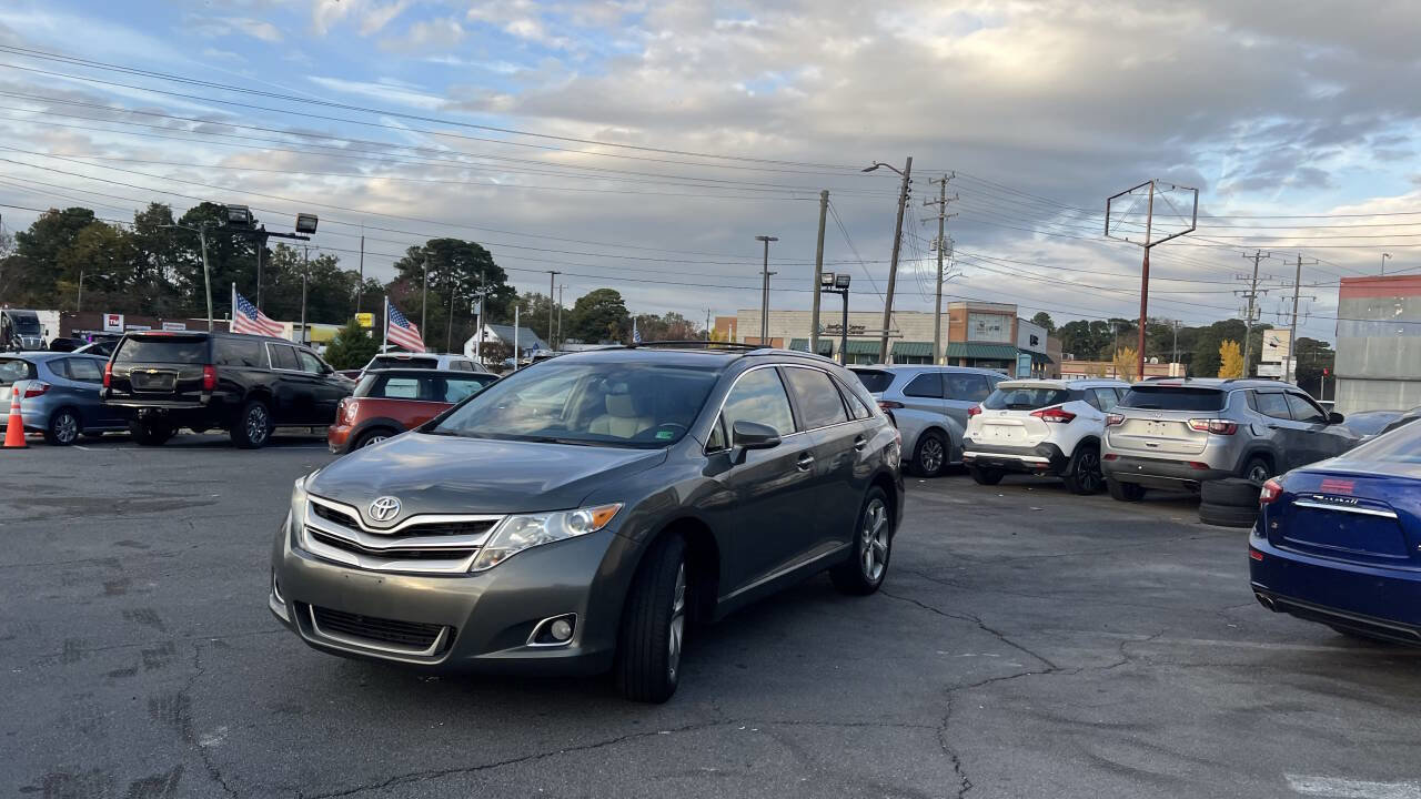 Used 2014 Toyota Venza XLE FWD image 3