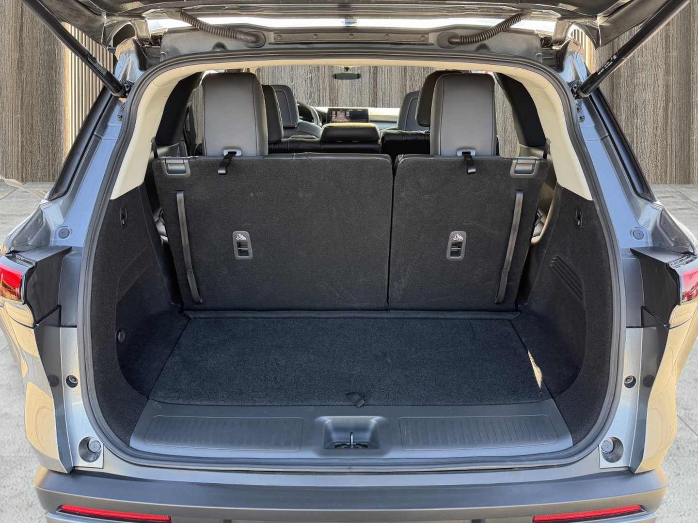 Used 2025 INFINITI QX60 Luxe FWD image 40