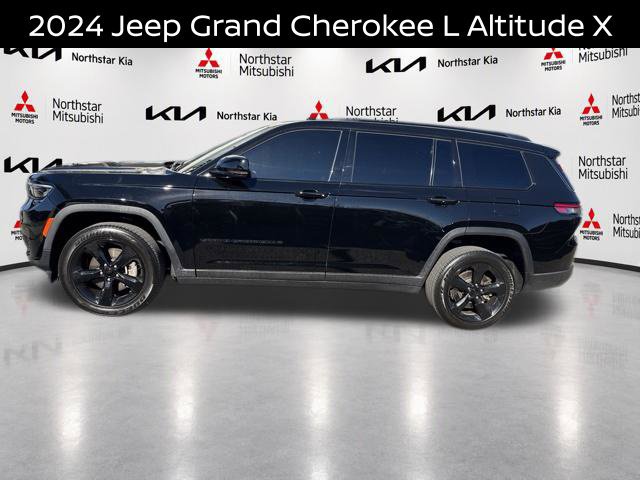 Used 2024 Jeep Grand Cherokee L Altitude AWD/4WD image 3