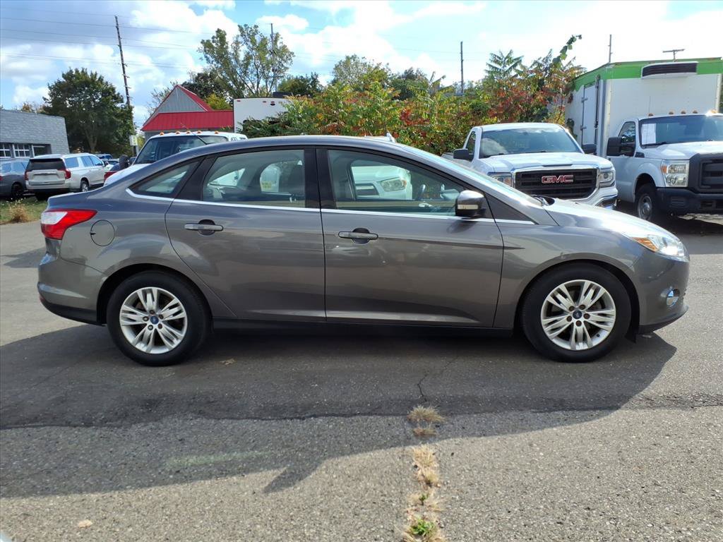 Used 2012 Ford Focus SEL w/ SEL/Titanium Winter Pkg FWD image 6