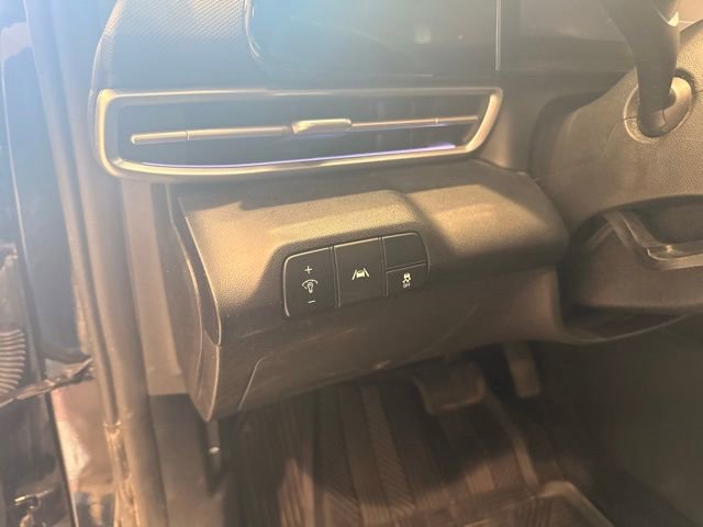 Used 2021 Hyundai Elantra Limited image 15