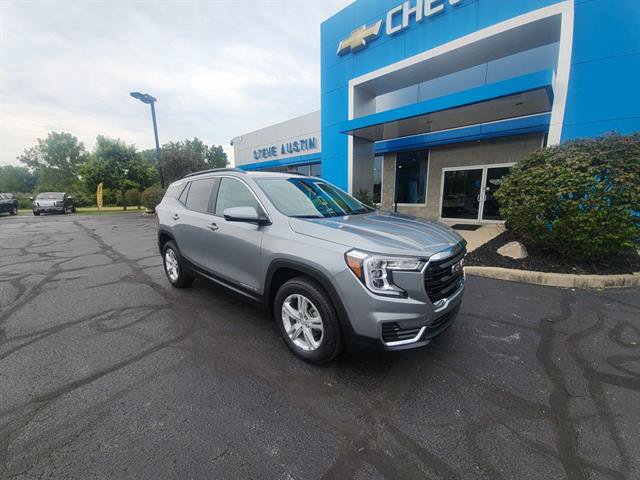 Used 2024 GMC Terrain SLE w/ Driver Convenience Package AWD/4WD image 1