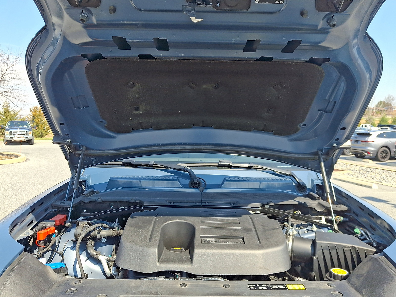 Used 2023 Land Rover Defender 110 SE image 27