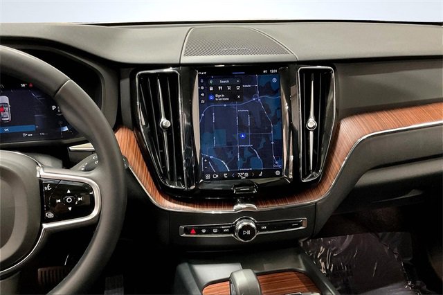 Certified 2023 Volvo XC60 B5 Plus image 7