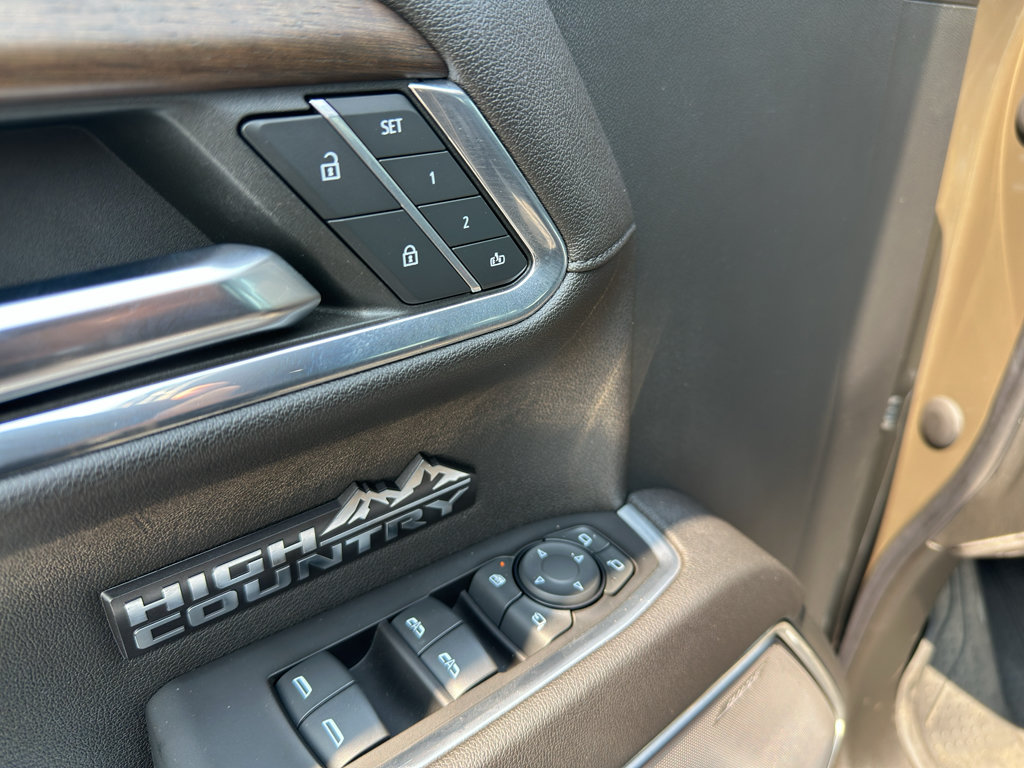 Used 2023 Chevrolet Silverado 1500 High Country w/ Technology Package AWD/4WD image 22