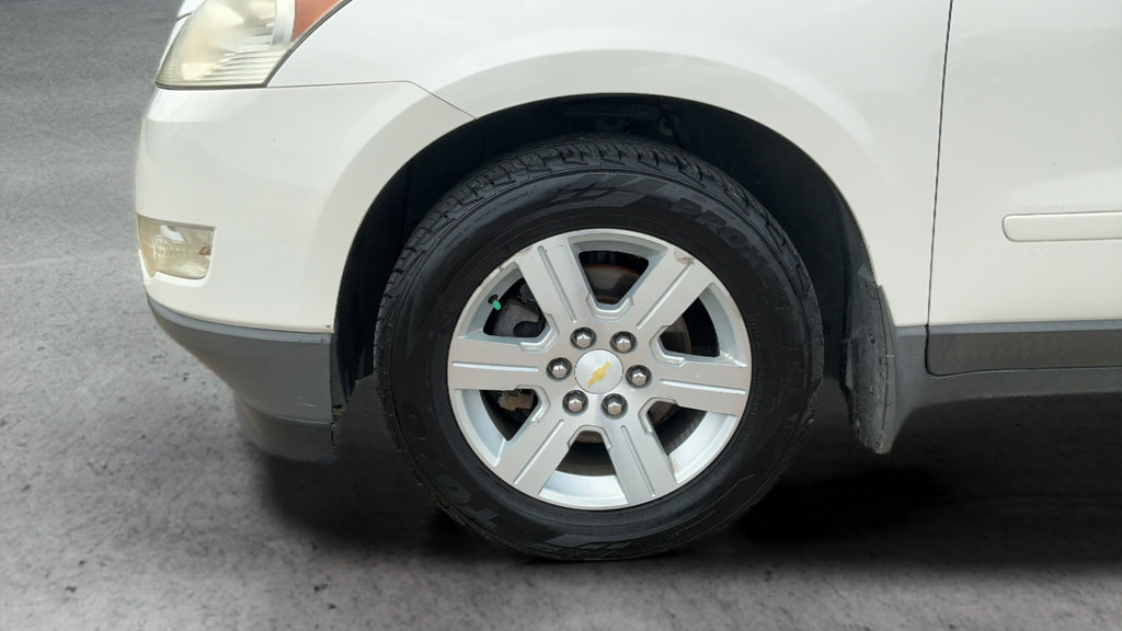 Used 2011 Chevrolet Traverse LT w/ Personal Connectivity Package FWD image 24