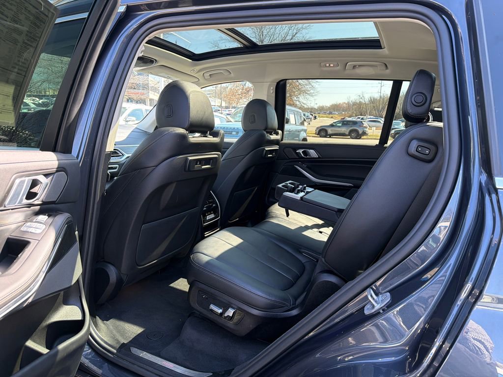 Used 2022 BMW X7 xDrive40i w/ Premium Package image 21