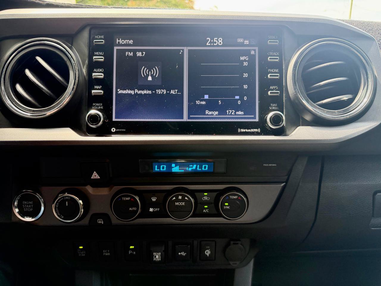 Used 2021 Toyota Tacoma TRD Off-Road w/ Technology Package AWD/4WD image 25