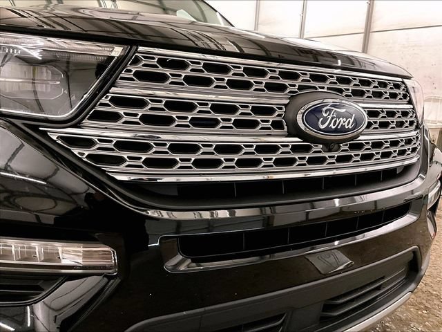 Used 2024 Ford Explorer Limited w/ Equipment Group 301A AWD/4WD image 30