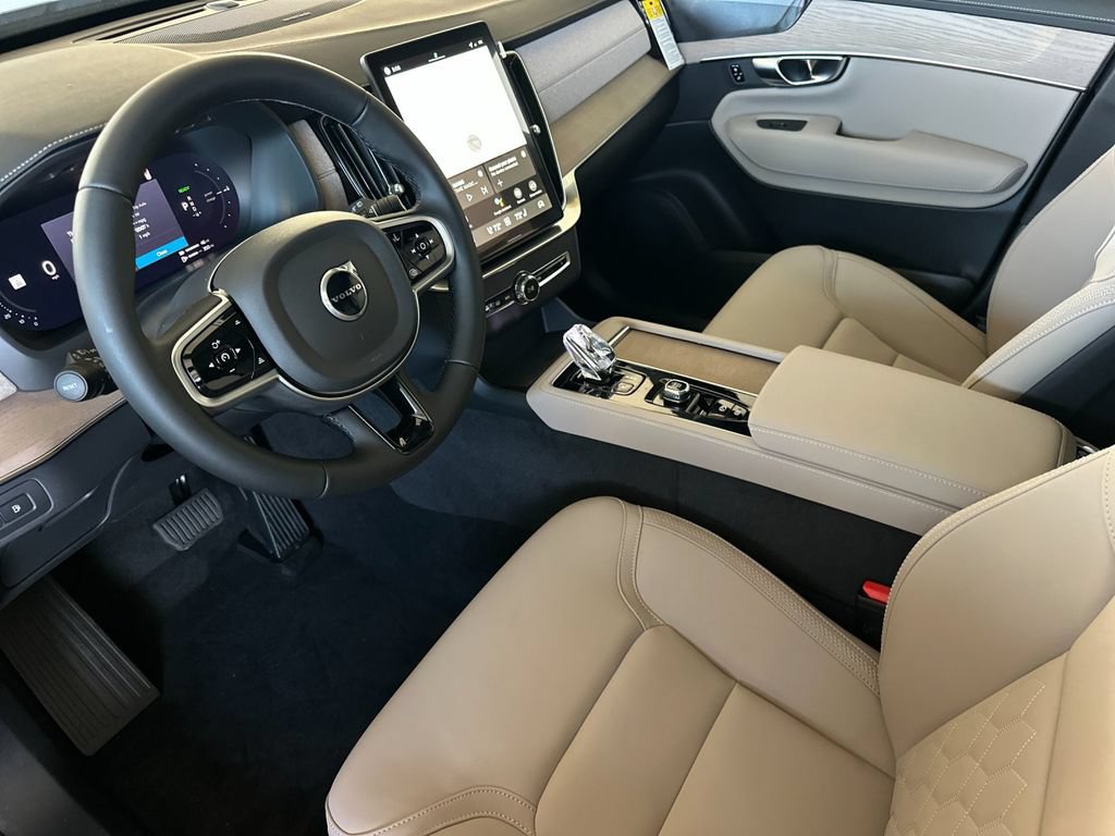 New 2026 Volvo XC90 T8 Plus w/ Protection Package Premier AWD/4WD image 9