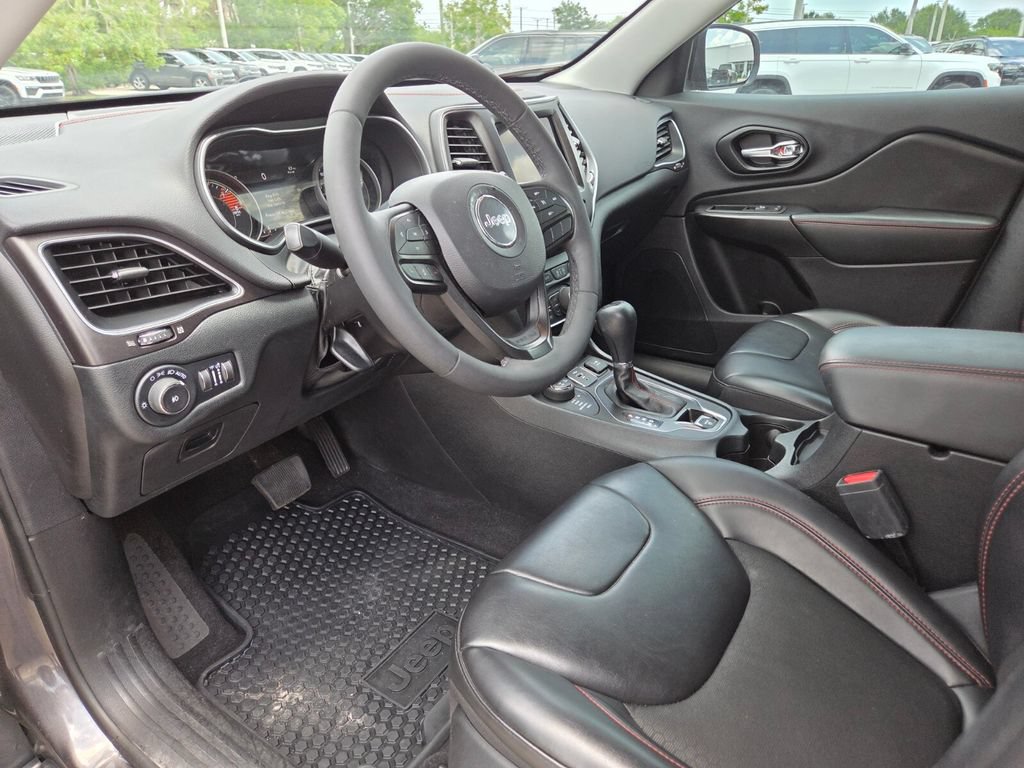 Used 2022 Jeep Cherokee Trailhawk AWD/4WD image 29