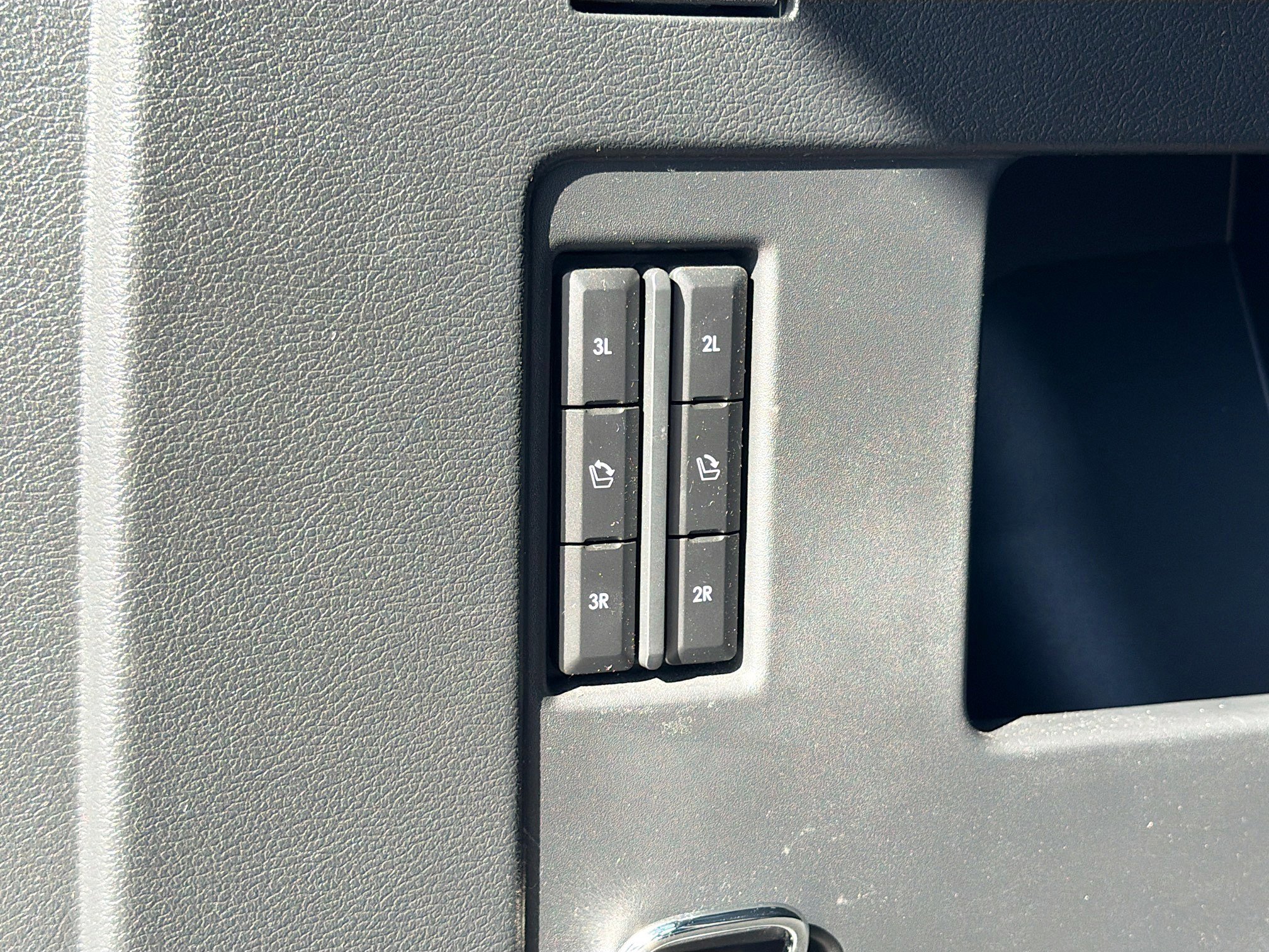 Used 2022 Lincoln Navigator Reserve image 13