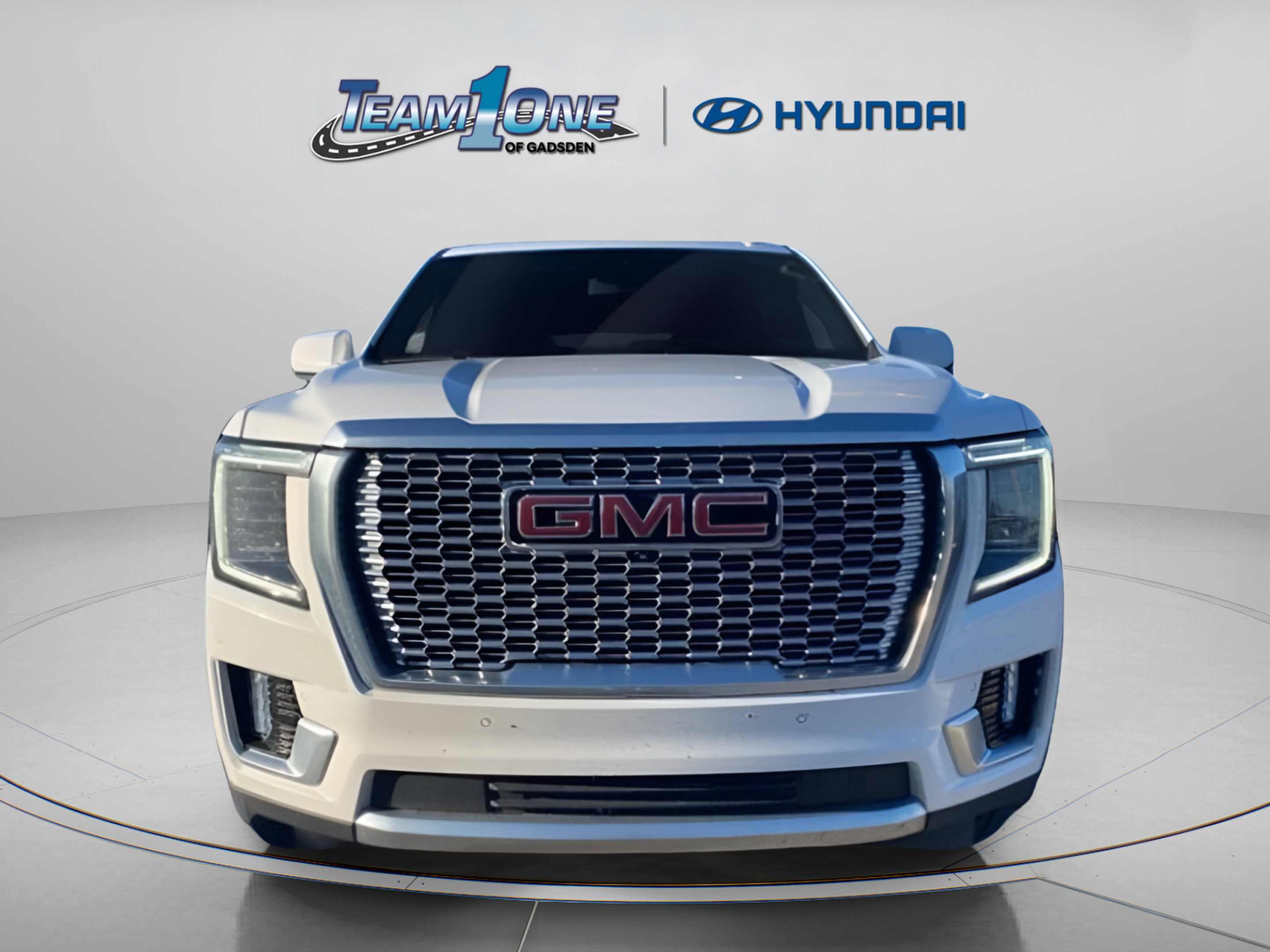Used 2024 GMC Yukon XL Denali RWD image 2