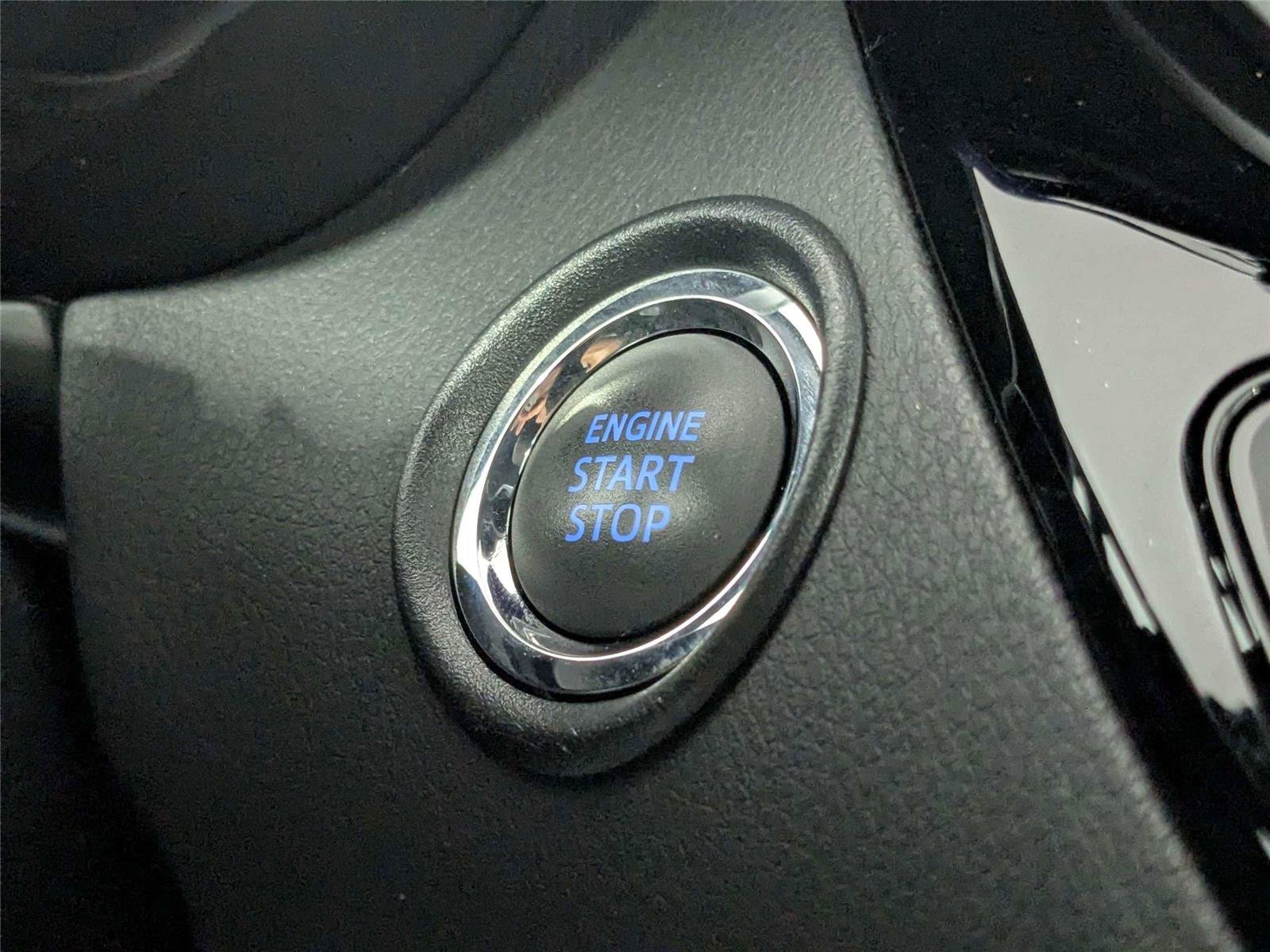 Used 2020 Toyota C-HR XLE FWD image 26