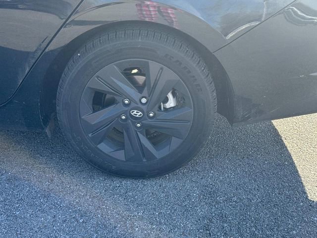 Used 2023 Hyundai Elantra SEL image 7