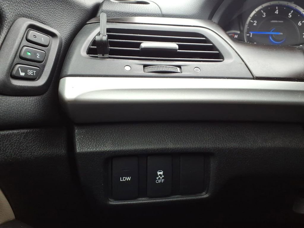 Used 2014 Honda Crosstour EX-L image 14