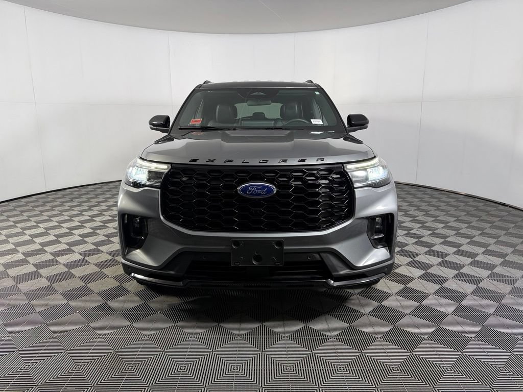 Used 2025 Ford Explorer ST-Line RWD image 4