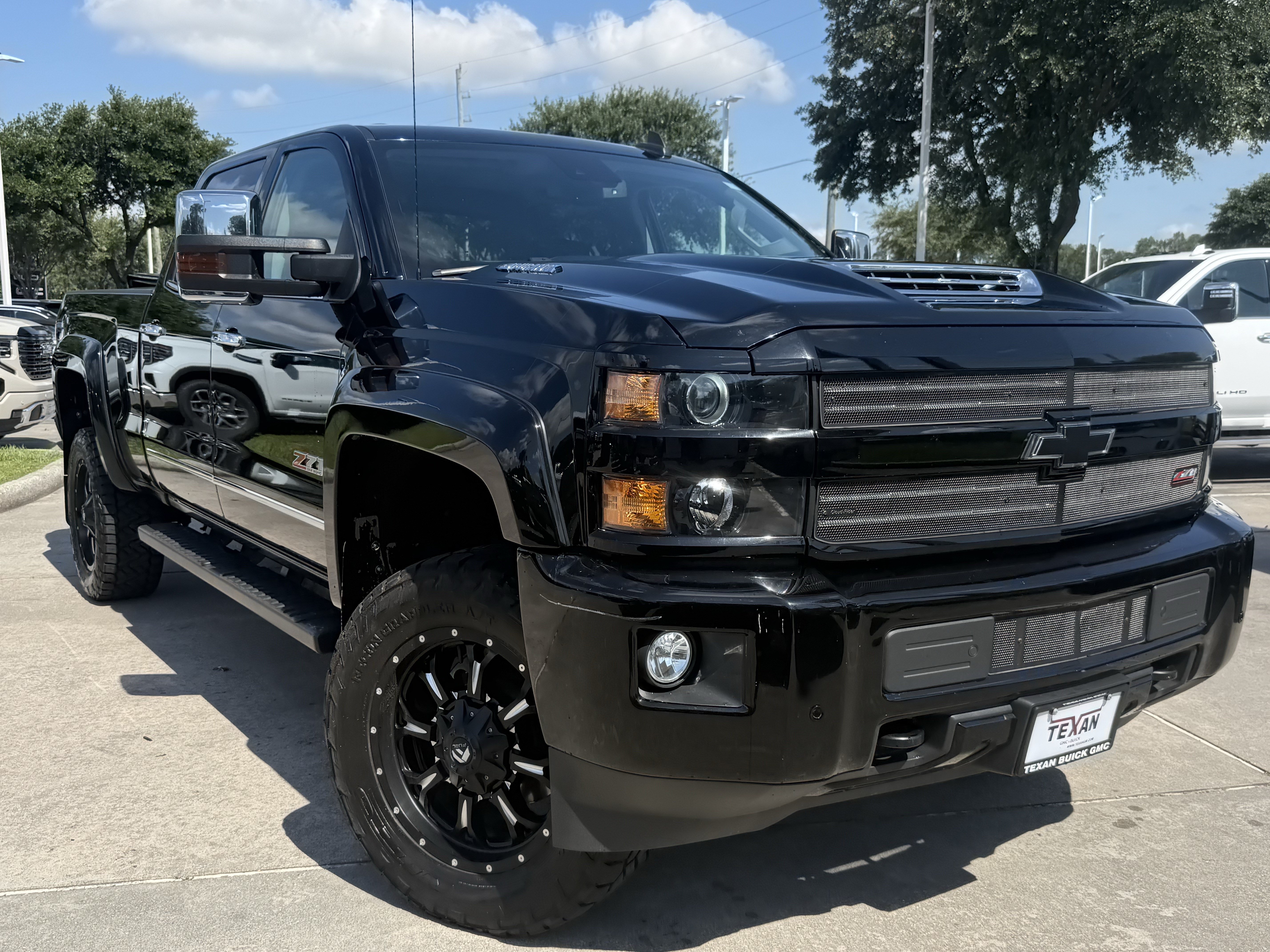 Used 2019 Chevrolet Silverado 3500 LTZ w/ LTZ Plus Package AWD/4WD image 2