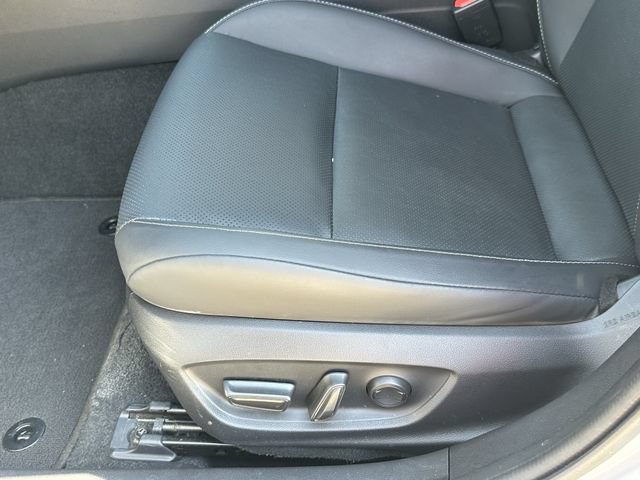 Used 2023 Toyota Prius XLE FWD image 27