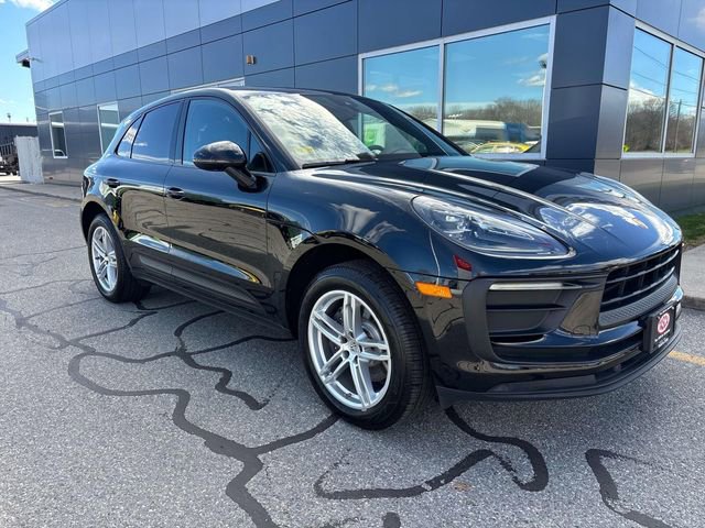 Used 2022 Porsche Macan Base image 6