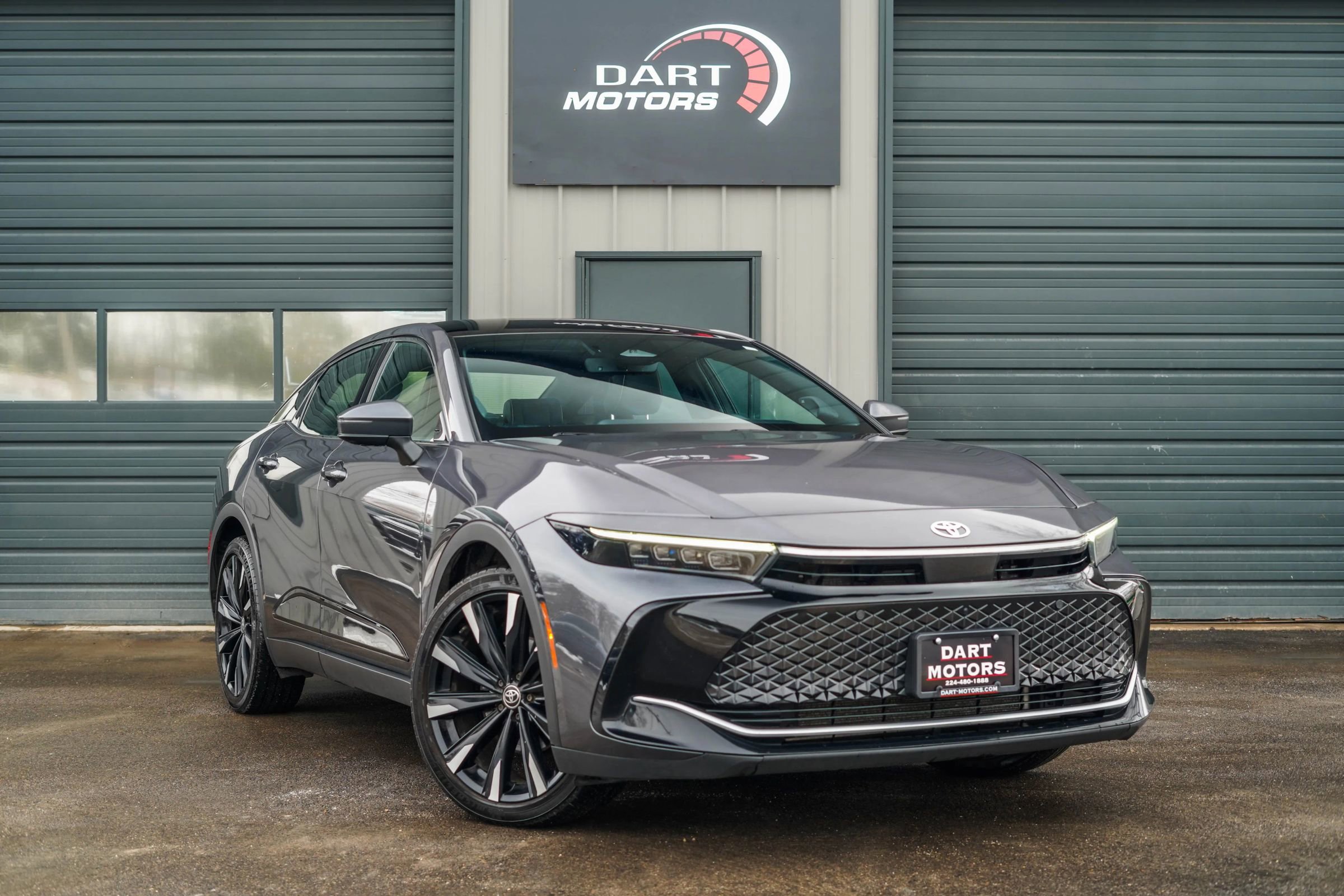 Used 2023 Toyota Crown Platinum image 1