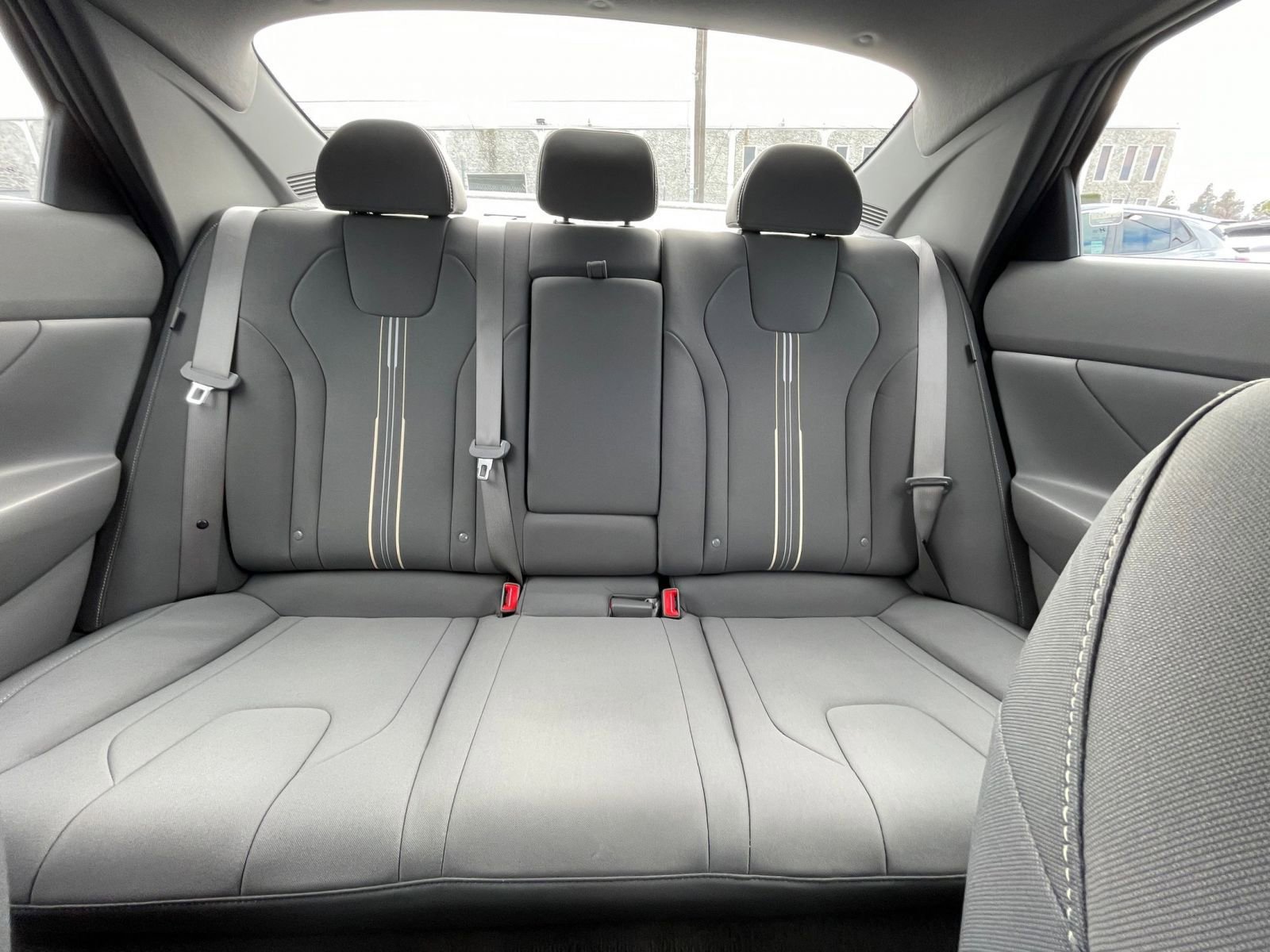 Used 2025 Hyundai Elantra SEL image 38