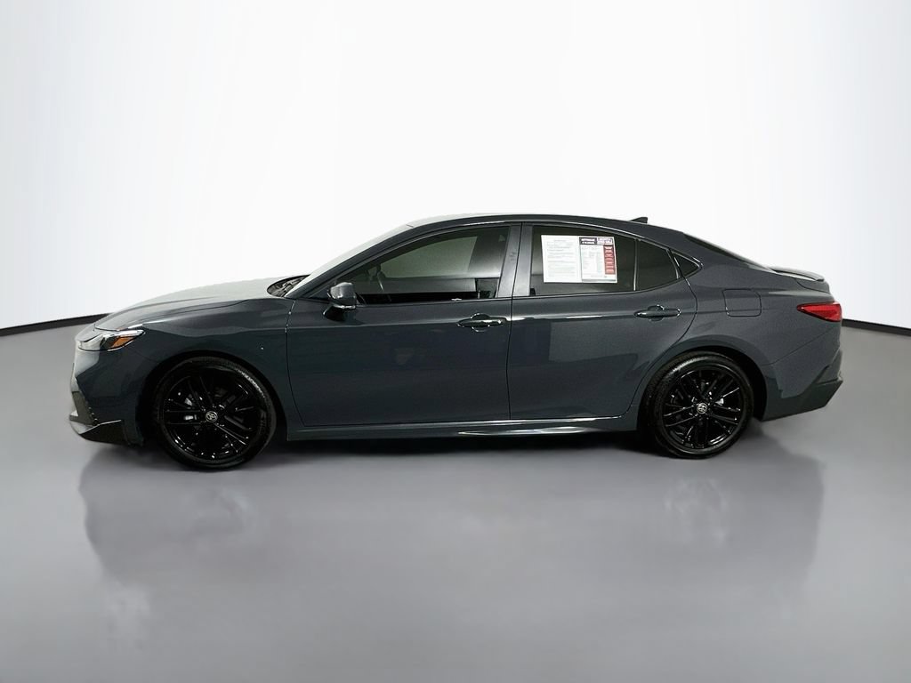 Used 2026 Toyota Camry SE FWD image 5