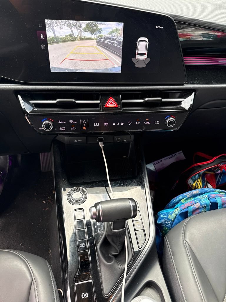 Used 2024 Kia Niro EX FWD image 3