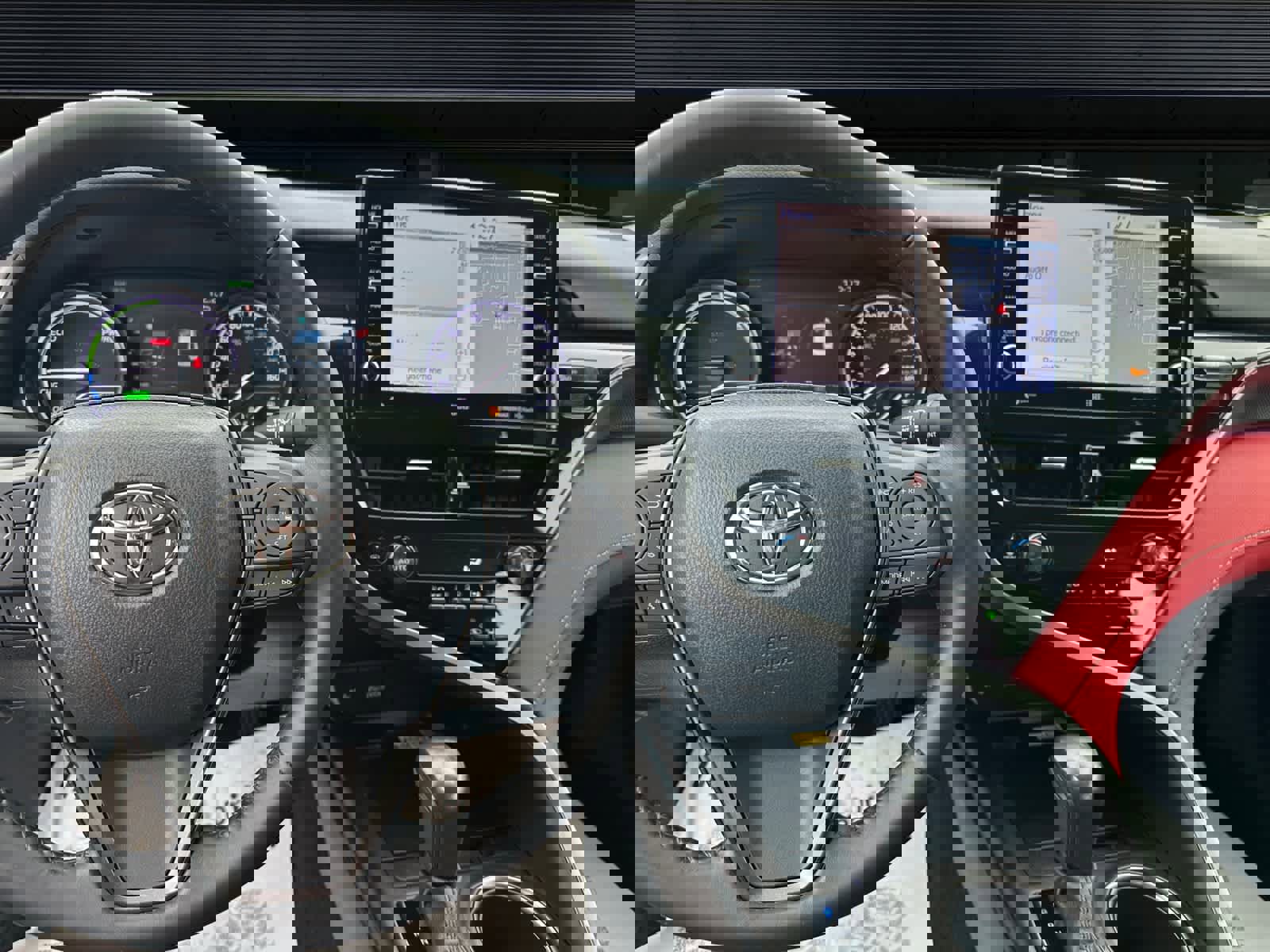 Used 2023 Toyota Camry XSE image 3