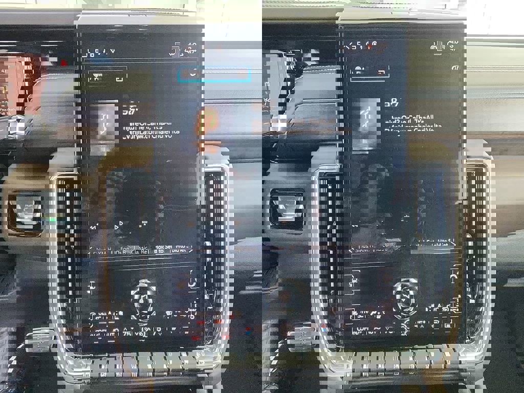 Certified 2025 GMC Yukon Denali Ultimate AWD/4WD image 13